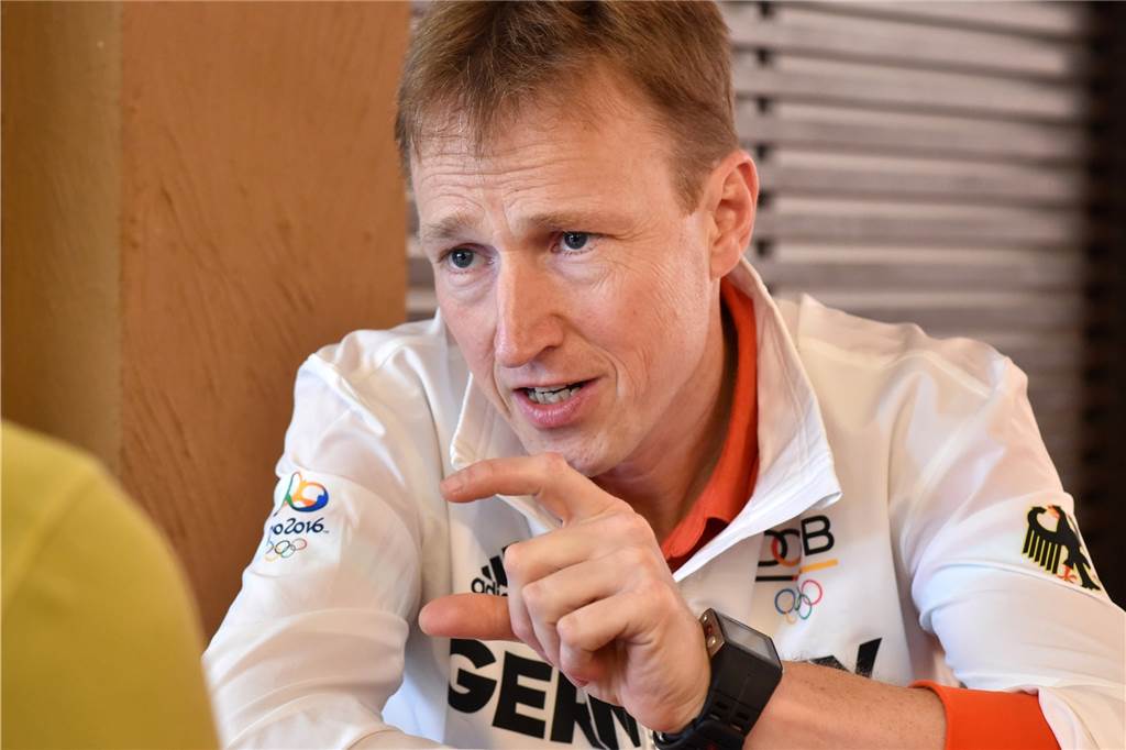 Wichtige Tipps vom Olympia-Arzt: Darauf kommt es beim fit werden an Kardiologe und Sportmediziner Bernd Wolfarth betreut auch in Tokio die deutschen Olympioniken.