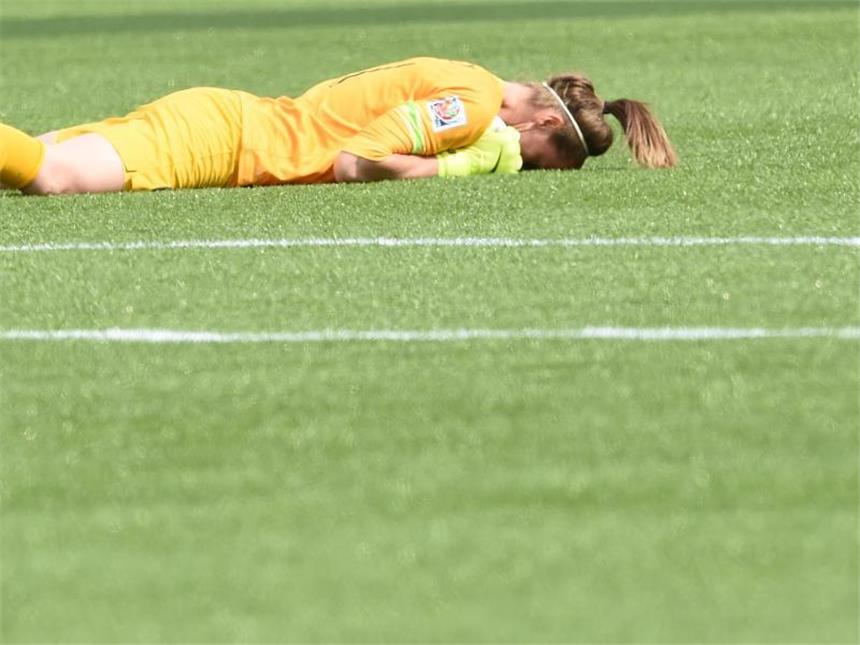 Englands Torhüterin Bardsley fehlt im EM-Halbfinale Karen Bardsley erlitt im Viertelfinale gegen Frankreich einen Beinbruch. Foto: Carmen Jaspersen