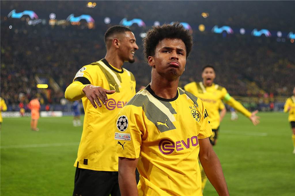 BVB-Sportdirektor Sebastian Kehl vor dem Chelsea-Spiel: „In Europa ein Ausrufezeichen setzen“ Karim Adeyemi jubelt.