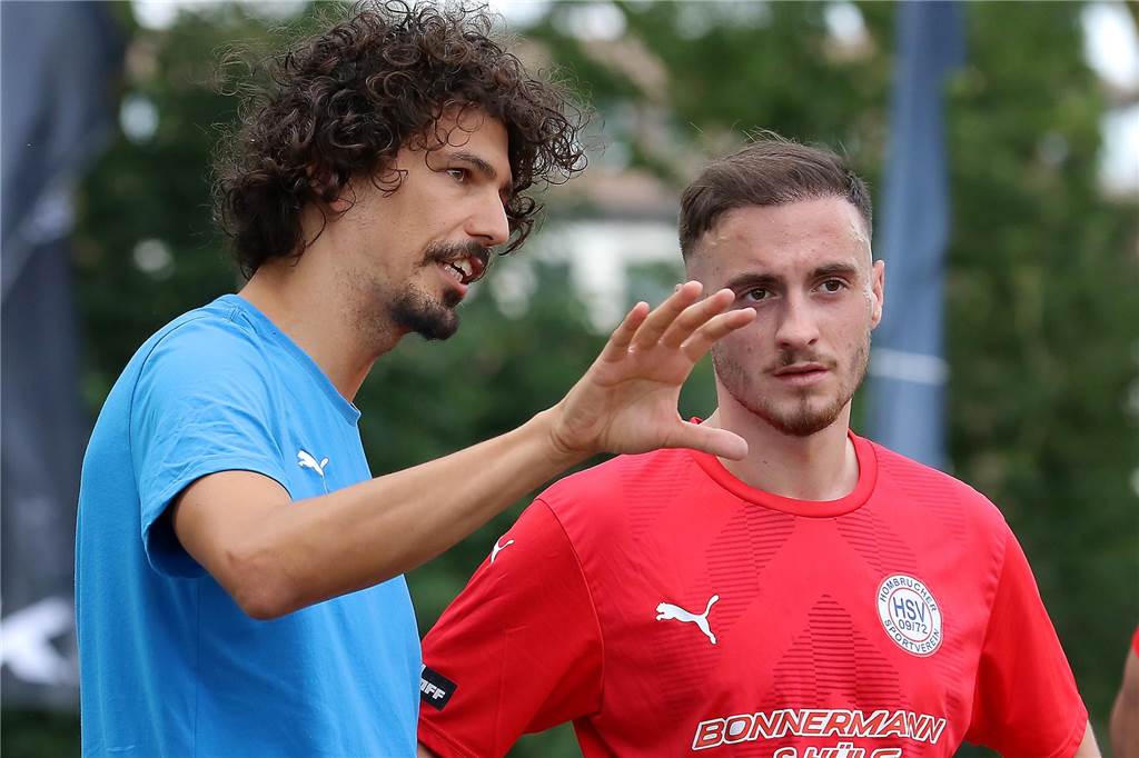 Karim Bouasker feierte sein Debüt an der Seitenlinie des Hombrucher SV.