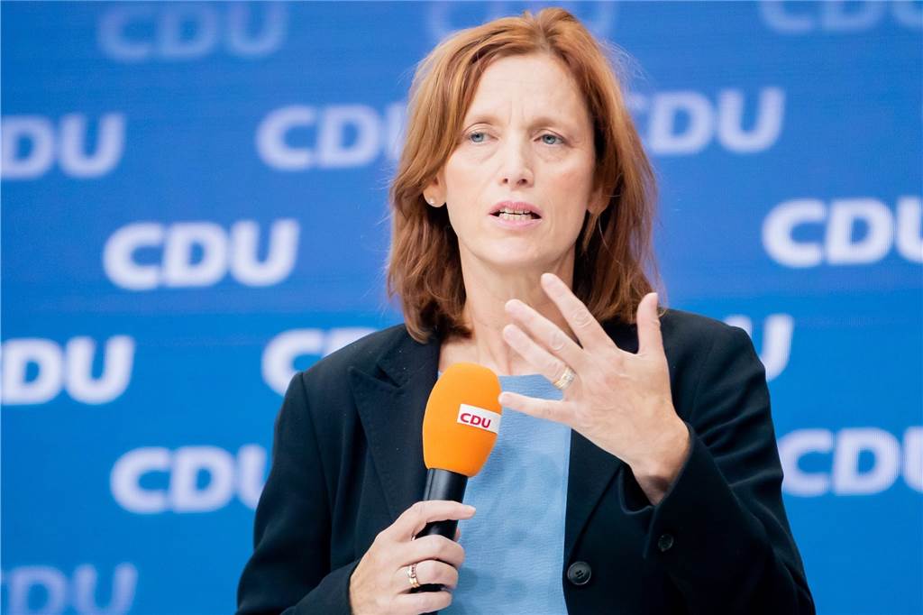 „Es ist genug“: CDU-Politikerin Karin Prien will Hans-Georg Maaßen aus Partei ausschließen Karin Prien, schleswig-holsteinische Bildungsministerin, will Georg Maaßen aus der CDU ausschließen.