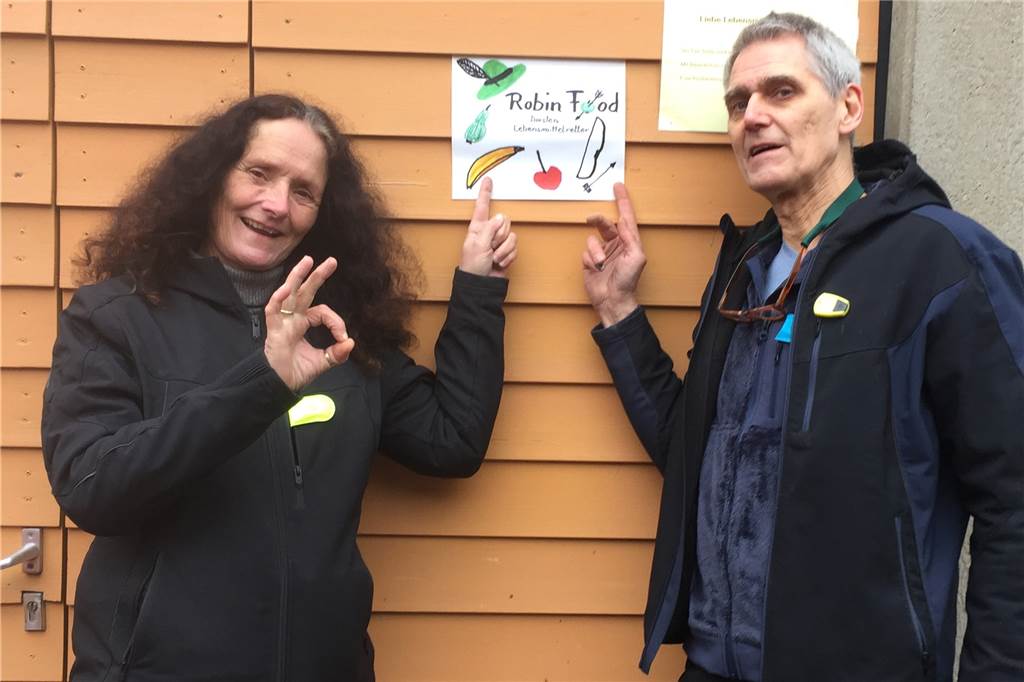 Zu schade für die Tonne: Lebensmittel retten und abholen in Dorsten Karin und Dieter Johannsen haben nach viel Streit und Problemen mit „Foodsharing" ihre eigene Initiative „Robin Food" ins Leben gerufen.