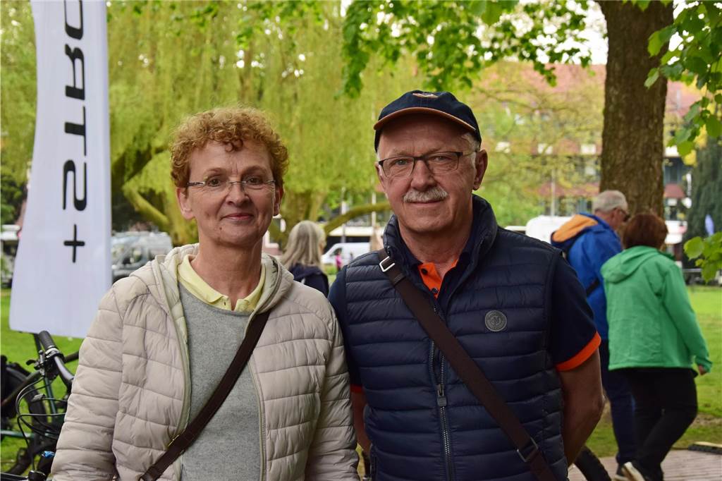 Fahrrad- und Outdoor-Tage: Fahrräder bekamen ordentliche Dusche ab Karin und Hansgeorg Hermans