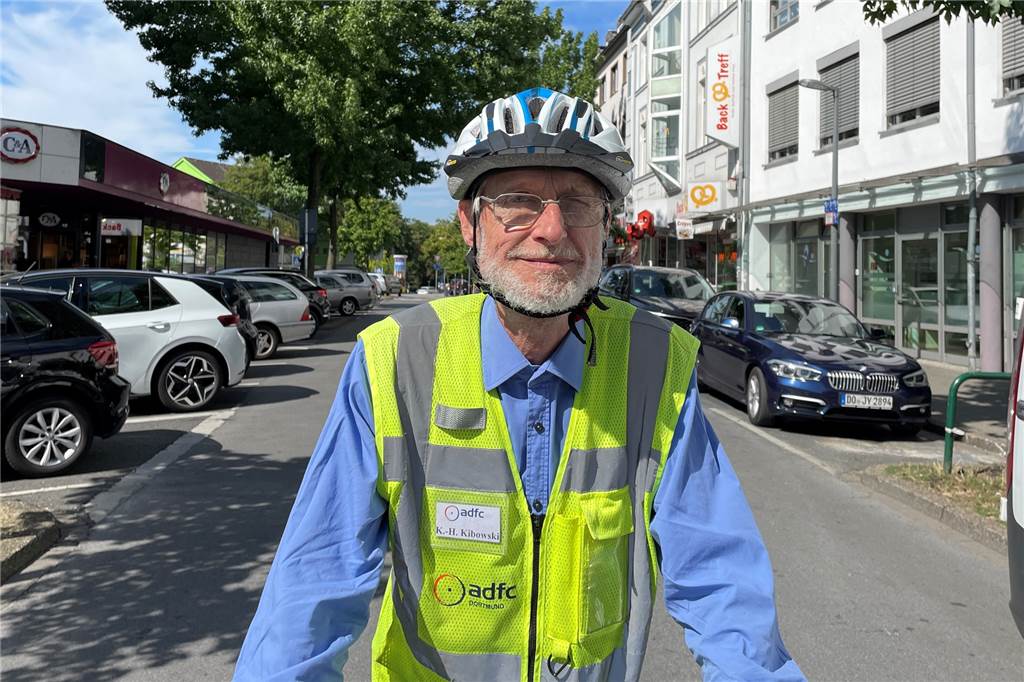 Autofahrer ignorieren Radweg an der Faßstraße – Riffelung trotzdem abgelehnt Karl-Heinz Kibowski, Ortsgruppensprecher des ADFC