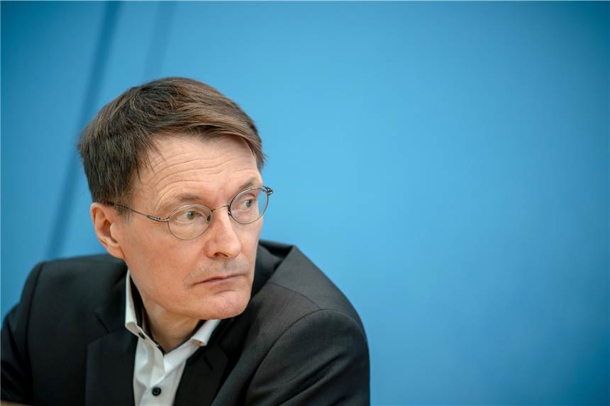 Karl Lauterbach veröffentlicht Morddrohungen über soziale Medien Karl Lauterbach, Gesundheitsexperte der SPD, wird im Internet bedroht.