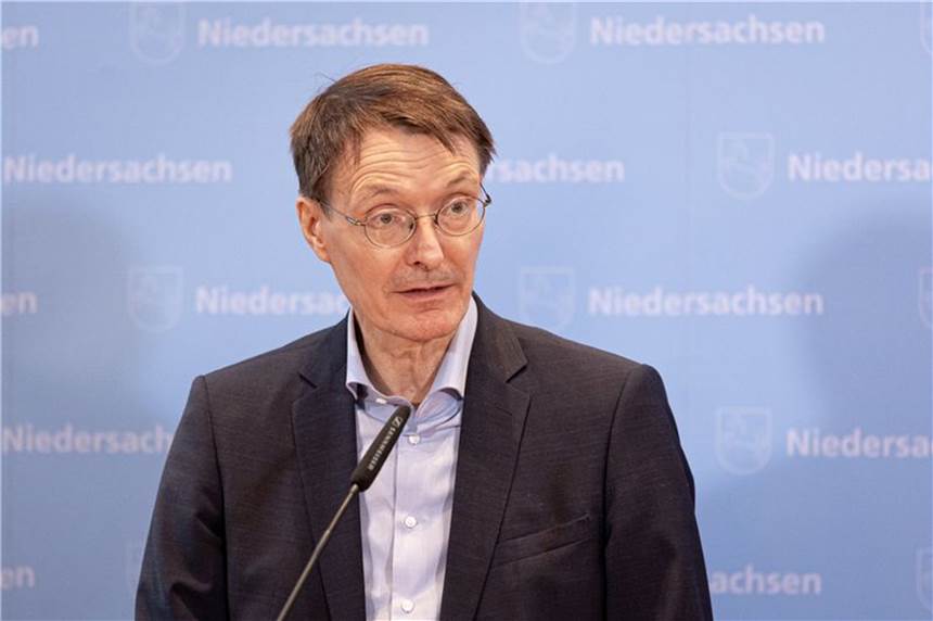 „Keine roten Linien": Lauterbach schließt Lockdown nicht aus Karl Lauterbach gibt ein Pressestatement über die aktuelle Lage in der Corona-Pandemie ab.