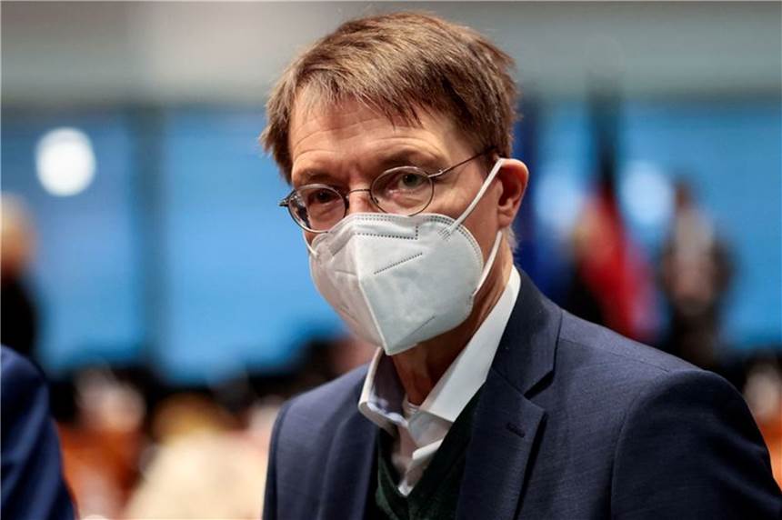 Umstrittene Corona-Impfpflicht: Lauterbach erwartet spürbare Effekte Karl Lauterbach (SPD), Bundesminister für Gesundheit, trotz eines geringeren Risikos für schwere Erkrankungen bei der neuen Omikron-Variante für nötig.