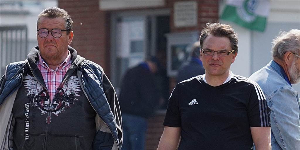 Holzwickeder SC nach dem Abstieg: „Wir haben alle Fehler gemacht“ Karl Lösbrock (l.) und Holzwickede-Coach Benjamin Hartlieb – sie haben den Abstieg aus der Oberliga nicht verhindern können.