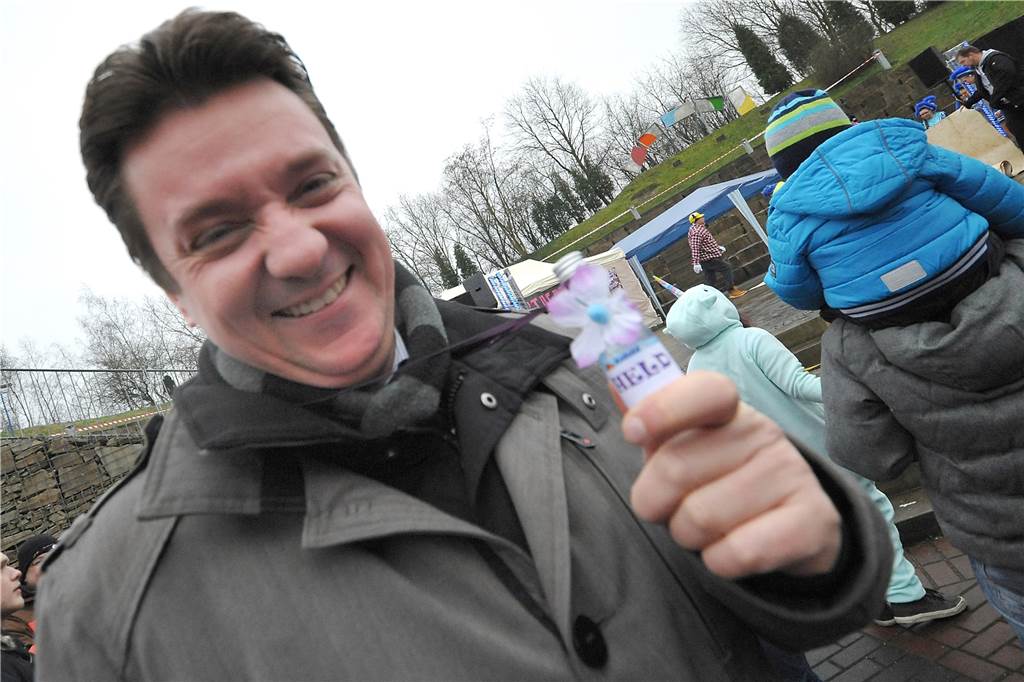 Viel Wirbel um die stimmungsvolle Karnevalsparty in der Agora am 2. März Karneval in der Agora: Bürgermeister Rajko Kravanja ist eigentlich auch jedes Jahr da, wenn Eintracht Ickern hier seine Party feiert. Diesmal gab es im Vorfeld allerdings Verstimmungen.