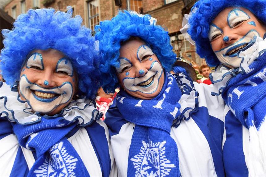 Ist das Kunst oder ist das Karneval? Karnevalisten in Düsseldorf