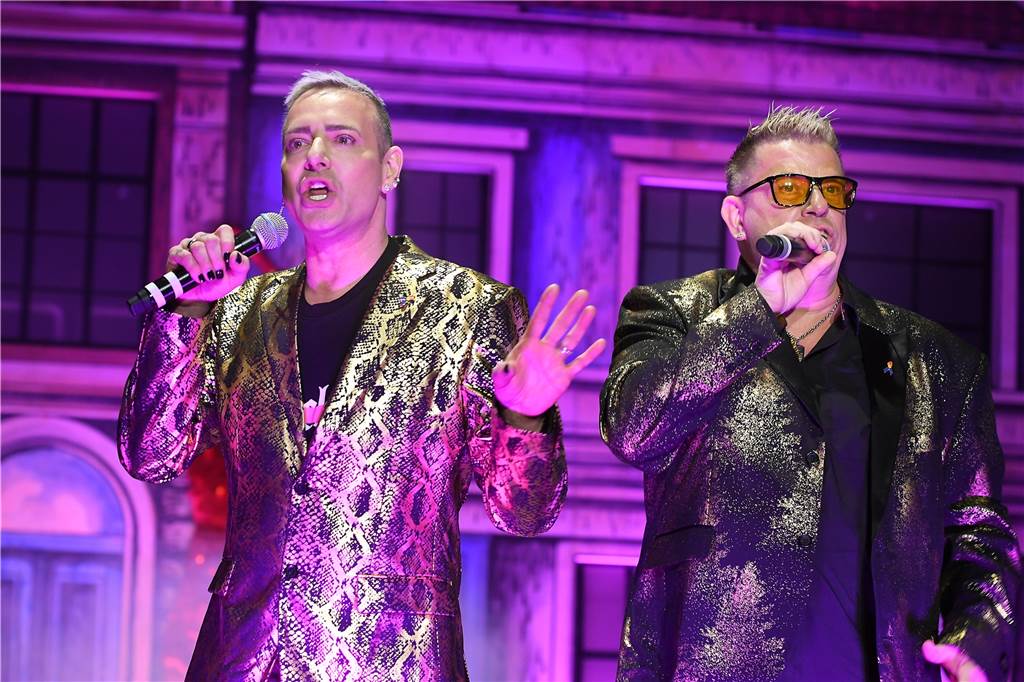 22. Tanz unterm Regenbogen: So bunt war Deutschlands größte Aids-Gala