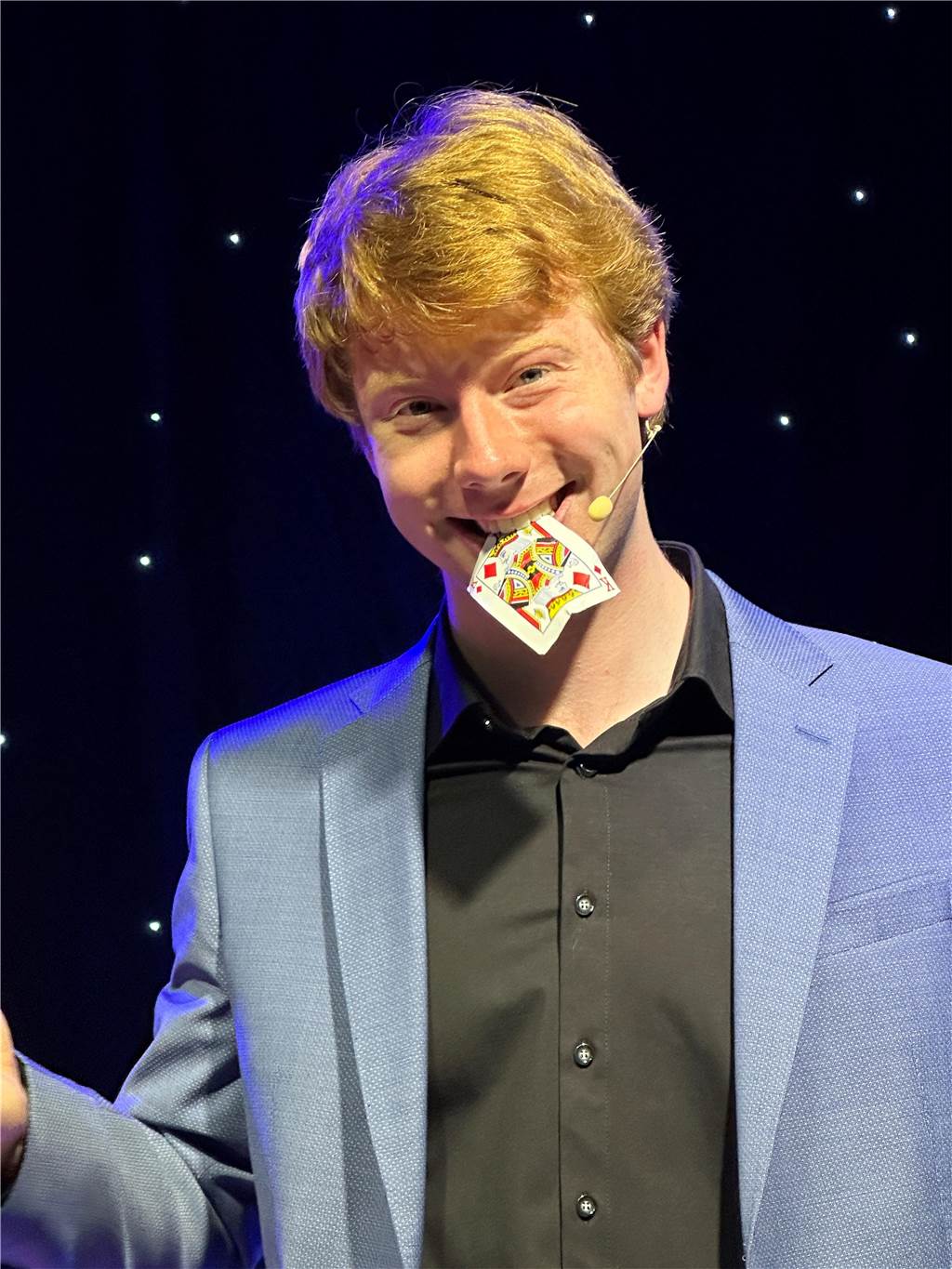 Der „Copperfield aus Münster“ zeigt die Kunst des Unmöglichen Kartentricks gehören ebenso zum Repertoire des Magiers.