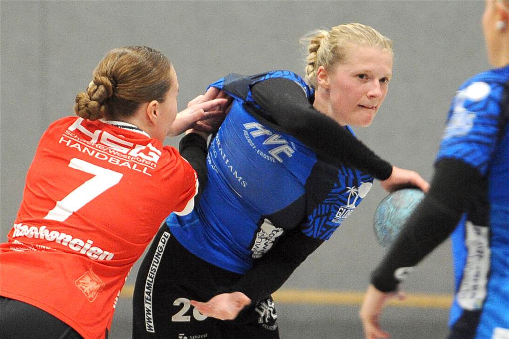 HVE Villigst-Ergste klärt Trainerfrage für das Frauenteam: Leistungsträgerin fällt lange aus Eine Spielerin der HVE Villigst-Ergste am Ball.