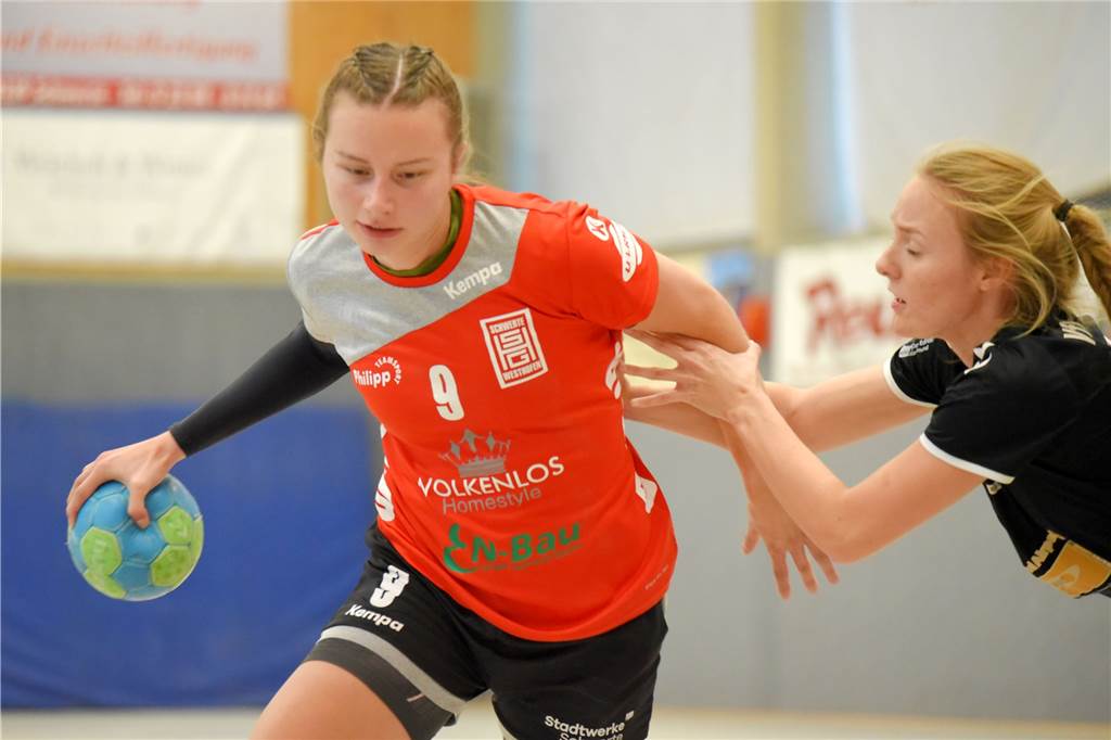 Mit der Nummer 9 auf Linksaußen - und was BVB-Riese Jan Koller damit zu tun hat Katharina Petri wurde als C-Jugendliche mit der HSG Schwerte/Westhofen Westdeutsche Meisterin 2013 und ist heute eine Leistungsträgerin im Oberliga-Team der HSG.