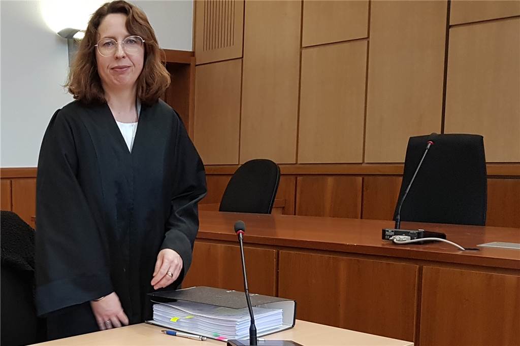 EvK-Feuer: Mutmaßliche Brandstifterin kommt vielleicht nie wieder frei Kathrin Nunnemann verteidigt die Beschuldigte aus Castrop-Rauxel.