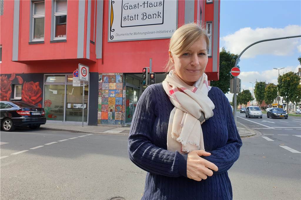AfD verteilt Hilfs-Pakete an Obdachlose und nutzt Aktion für Hetze Katrin Lauterborn vom Gast-Haus sieht keine besondere Gewalt-Problematik in den öffentlichen Schlafstellen für Obdachlose.