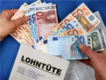 Kaum mehr in der Lohntüte. Bei vielen Arbeitnehmern zehrt die Inflation die Steigerung der Einkommen mehr als auf: Foto: Jens Büttner (Symbolbild)