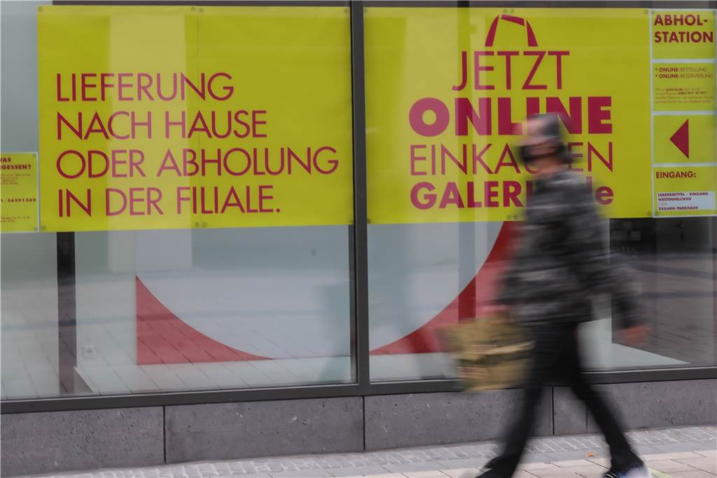 Karstadt und Sporthaus wieder in Gefahr? Mitarbeiter machen sich Sorgen Kaum Umsatz, wenig Ertrag: Geraten Karstadt und die anderen Galeria-Häuser wieder in Not?