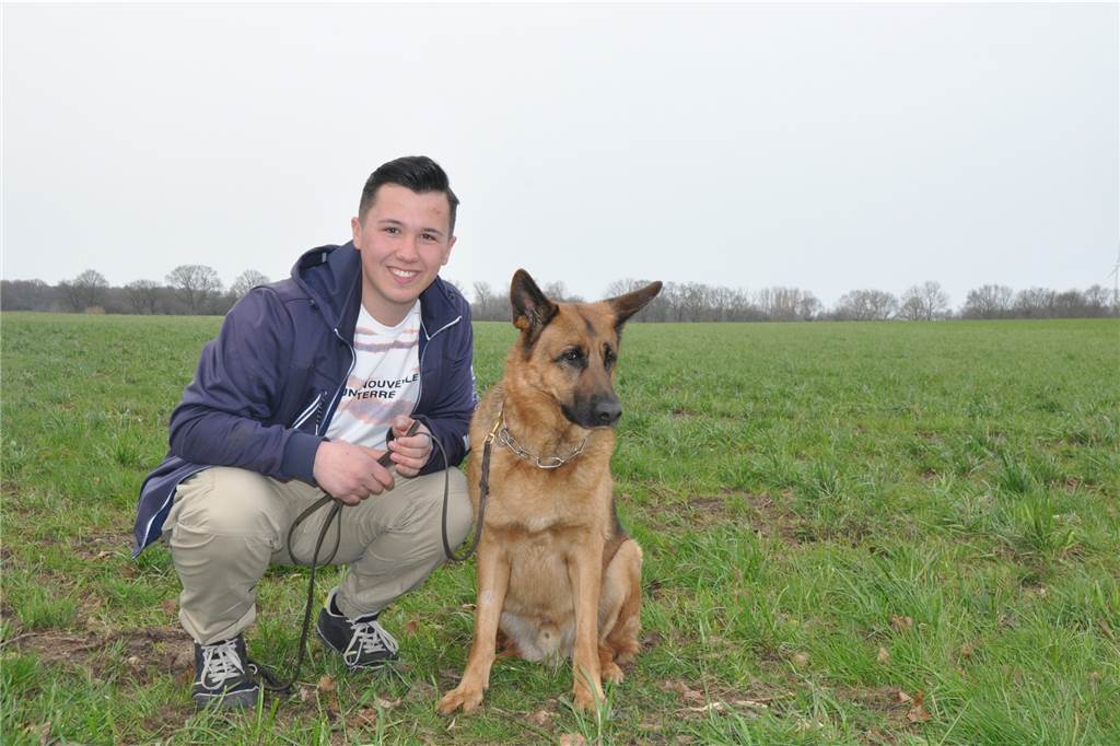 Selm braucht eine Hundewiese - oder nicht? Kaya Elverisli würde mit seinem fünfjährigen Can nie auf eine Hundewiese gehen. Er sieht dort eine Gefahr für Seele und Körper der Hunde.
