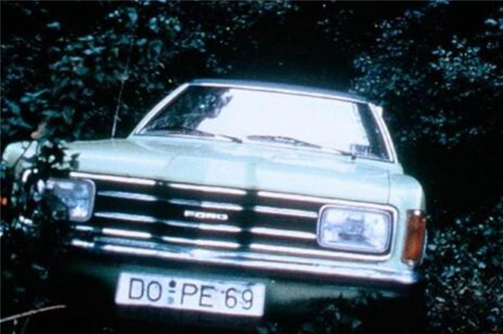 Polizeiwagen mit DO:PE-Kennzeichen getarnt Keeks Ford Taunus aus „Bang Boom Bang" mit dem Kennzeichen DO:PE 69.