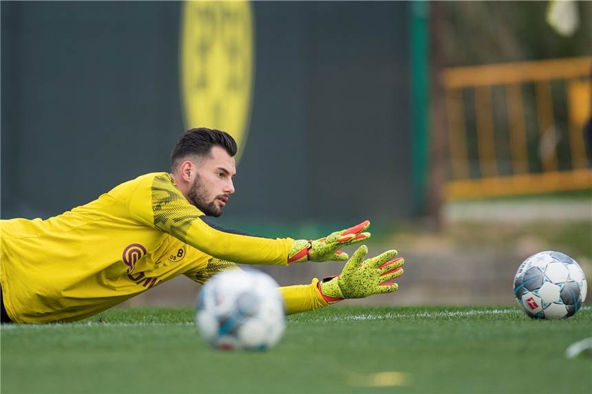 Neuer Verein: Ex-BVB-Keeper Eric Oelschlägel wechselt in die Eredivisie Keeper Eric Oelschlägel bei einer Trainingseinheit mit dem BVB.