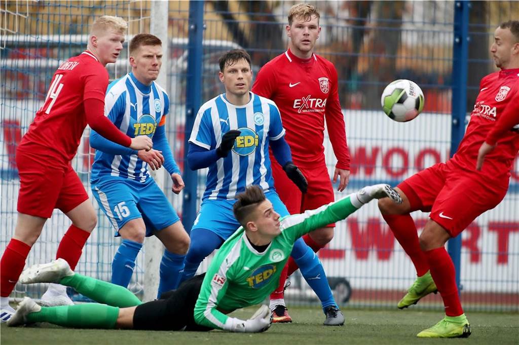 Hat der FC Brünninghausen in der nächsten Saison ein Luxusproblem auf der Torhüterposition? Keeper Leon Broda verletzte sich während der Hallenstadtmeisterschaft schwer.
