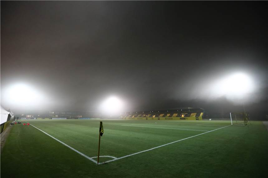 Die BVB-U23 liegt gegen RWO zurück - dann wird das Spiel abgebrochen Kein Durchblick in Brackel: Das Heimspiel der BVB-U23 gegen Oberhausen musste aufgrund dichten Nebels abgebrochen werden.