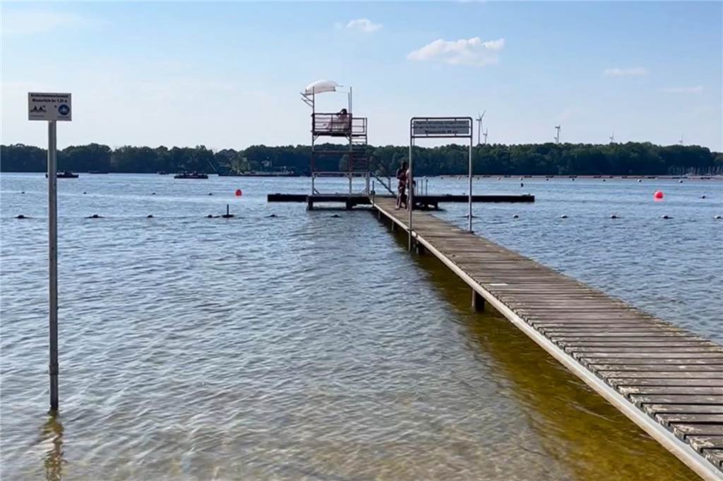 Diebstahl an DLRG-Booten hat Folgen für Regatten und Rettungseinsätze Der Einsatzsteg der DLRG, an dem kein Motorboot mehr liegt.