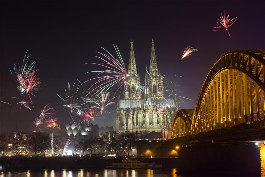 So haben sich die NRW-Städte für Silvester gerüstet Kein Regen aber dafür viele Wolken gibt es in der Silvesternacht 2016.