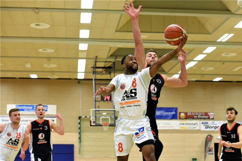 BSV Wulfen setzt Siegesserie fort: Auch Ibbenbüren kann Münsterland Baskets nicht stoppen Bryant Allen zieht zum Korb