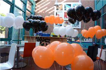 Keine Luftballons, keine Party, kein Karneval - aber immerhin ein langes Wochenende gibt es an der Gesamtschule Olfen.