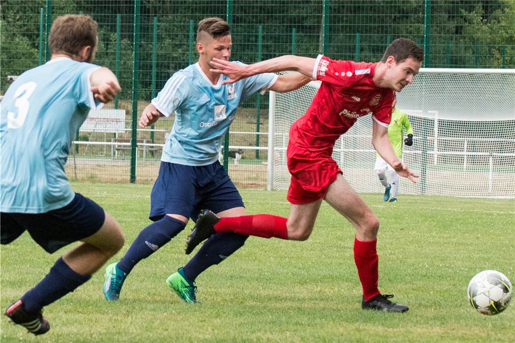 Traum-Comeback für Flaesheims Rüter - „So einen wünscht man sich als Trainer“ Keine Viertelstunde stand er gegen Westfalia Vinnum auf dem Platz, da erzielte Sebastian Rüter (r.) das wichtige 2:1 für Concordia Flaesheim.