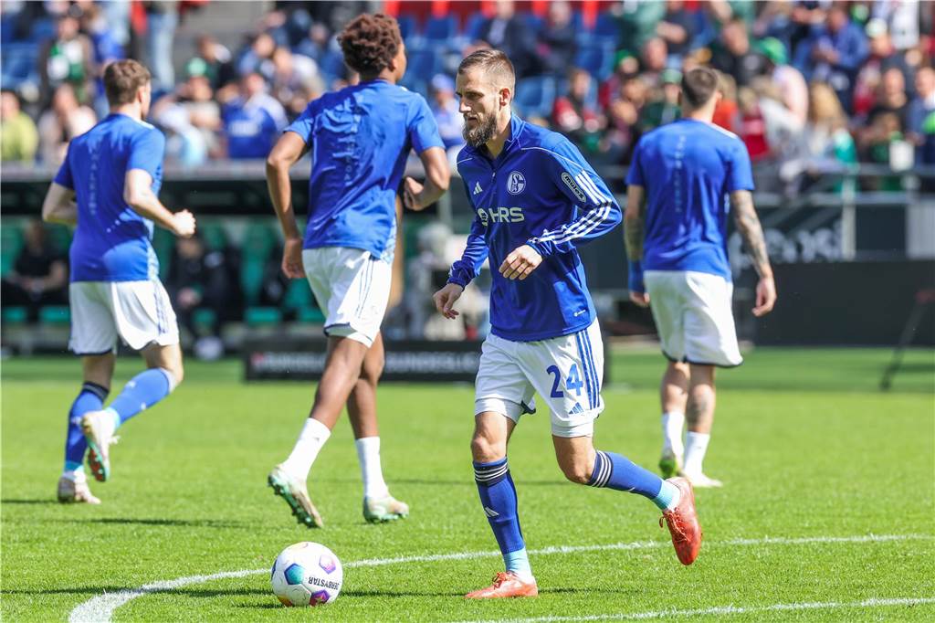 Matthias Tillmann lässt den Worten Taten folgen: Keine Zukunft auf Schalke: Der suspendierte Dominick Drexler.