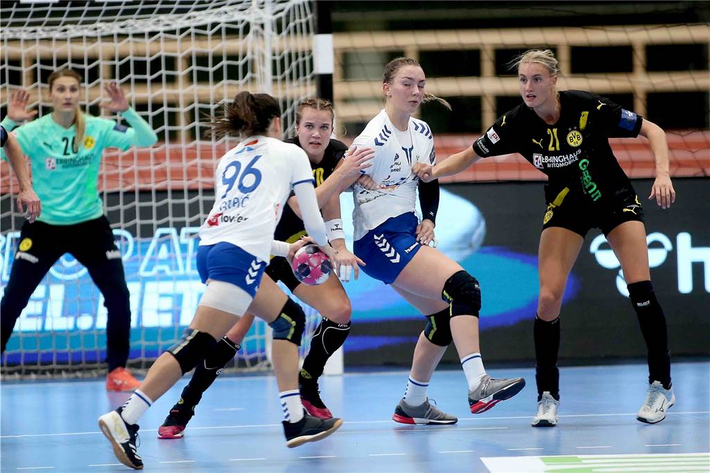 BVB verliert Weltklassespielerin an den großen, ungeliebten Konkurrenten Kelly Dulfer (r.) wird nach Bietigheim wechseln.