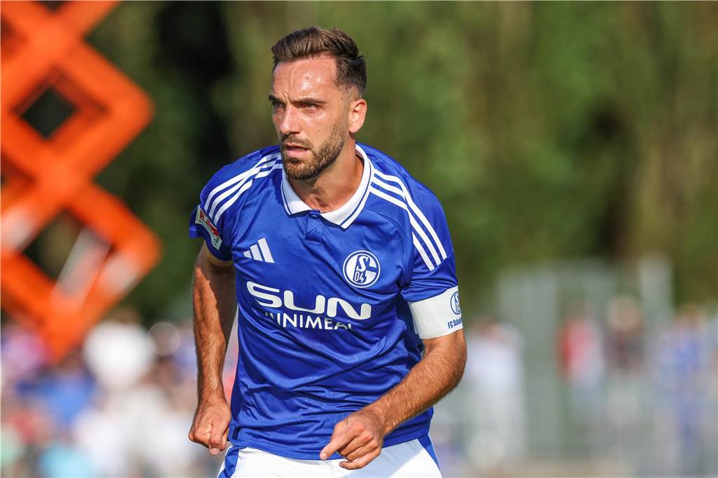 Das fiel auf beim Schalker 0:0 gegen Twente: Kenan Karaman bescheinigte seiner Elf ein "ordentliches Spiel".