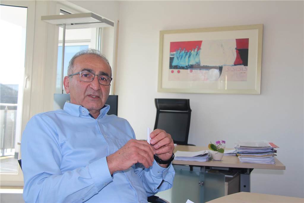 Chef des Multikulturellen Forums: „Ich bin Kenan Kücük, ich bin Lüner“ Kenan Küçük in seinem Arbeitszimmer in Lünen.