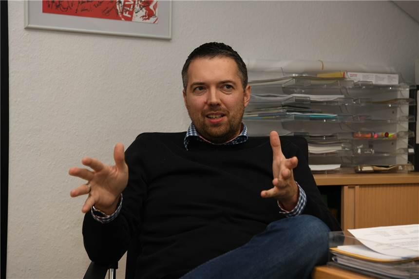 Neuer Chef für den Fußballkreis: Dominik Lasarz stellt sich zur Wahl Kennt das Geschäft: Dominik Lasarz bewirbt sich um das Amt des Vorsitzenden im Fußball- und Leichtathletikreis Recklinghausen.