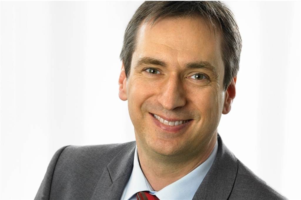Stadt Werne und Vereine auf Kunstrasen-Scouting: Deshalb ist der Belag im Dahl so wichtig Kennt sich aus mit Sportlern und Kunstrasen: Prof. Dr. Wolfgang Potthast von der Deutschen Sporthochschule Köln (Institut für Biomechanik und Orthopädie).