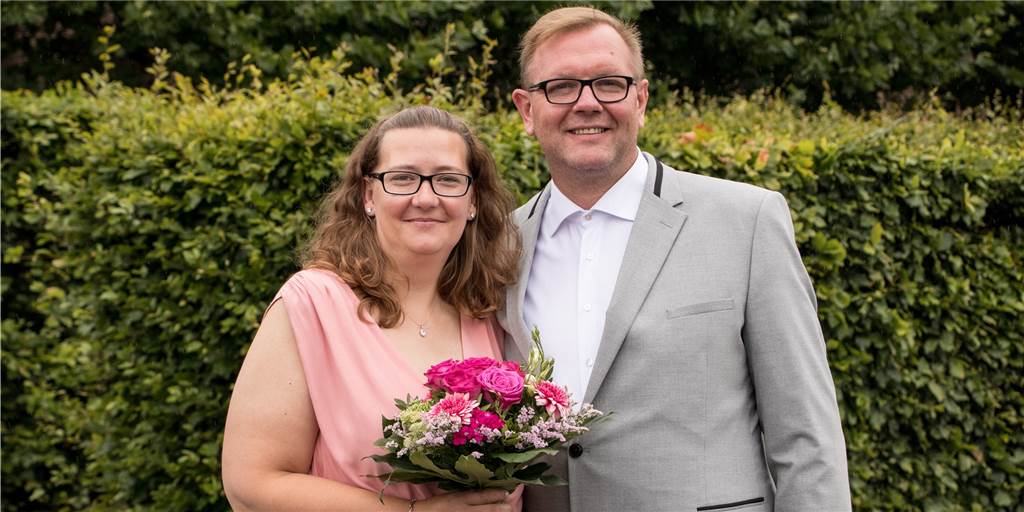 Frisch verheiratet: Kerstin und Floris kennen sich vom TuS Henrichenburg Kerstin Frommer und Floris Stromeyer gaben sich auf dem Standesamt am Europaplatz das Ja-Wort.