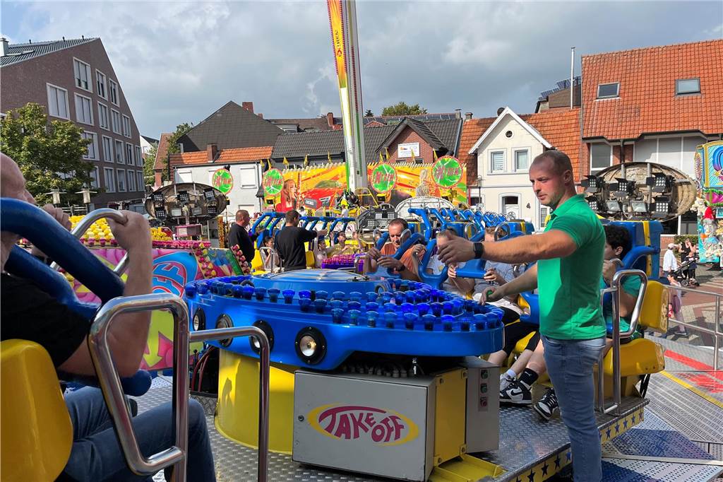 Das "Take off" ein Fahrgeschäft auf der Vredener Kirmes