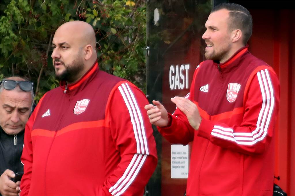 So hat Kevin Großkreutz den Zweitliga-Profi zu Türkspor Dortmund gelockt Kevin Großkreutz (r.), hier mit Reza Hassani, lockte Marcel Reichwein zu Türkspor Dortmund.