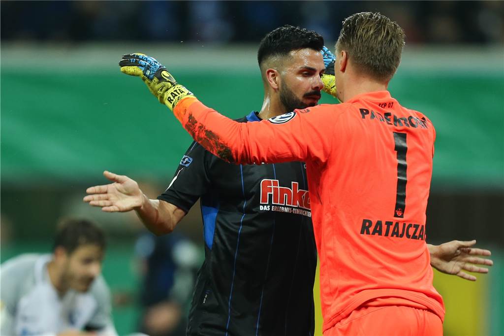 TuS Bövinghausen und Großkreutz spielen in drei Wochen gegen kanadischen Ex-Nationalspieler Kevin Großkreutz trifft auf den ehemaligen kanadischen Nationalspieler Massih Wassey (l.).