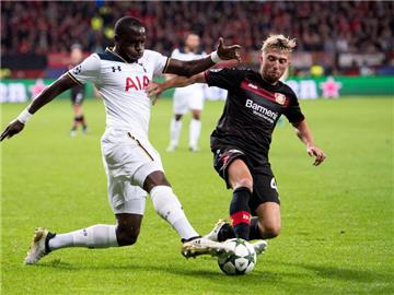 Kevin Kampl und seine Leverkusener wollen den ersten Sieg in dieser Champions-League-Saison. Foto: Marius Becker