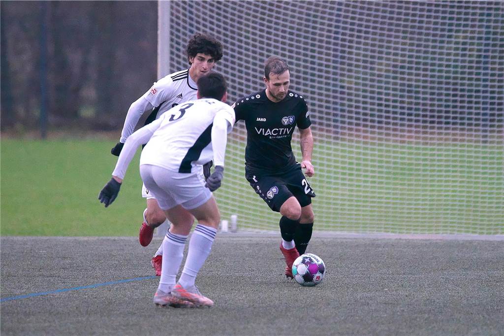 „Nur mit jungen Spielern geht’s auch nicht“ Kevin Lehmann (r.) trägt auch in der kommenden Saison das Trikot des TuS Haltern am See.