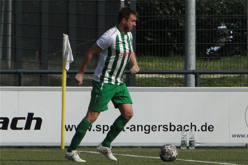 Marquardt ist bei PSV Derby-Held: „Ojo glücklich zu machen schenkt mir Frieden“ Kevin Marquardt führt den Ball.