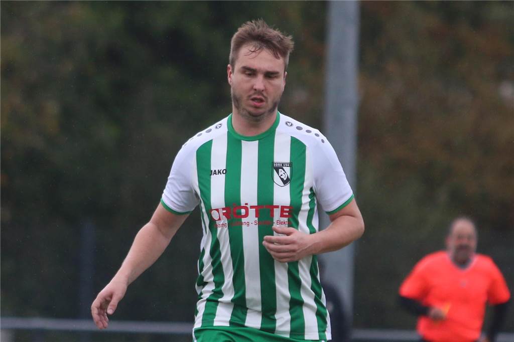 PSV Bork hat ein Luxusproblem im Sturm: Konkurrenzkampf ist voll entbrannt Kevin Marquardt läuft über das Feld.