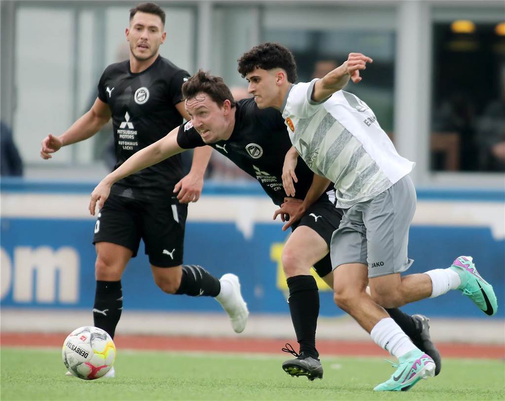 Kevin Mattes (M.) hat den FC Brünninghausen verlassen.