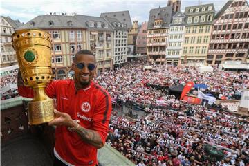 Kevin-Prince Boateng gewann mit Frankfurt den DFB-Pokal. Nun wechselt er aus familiären Gründen nach Italien. Foto: A. Arnold