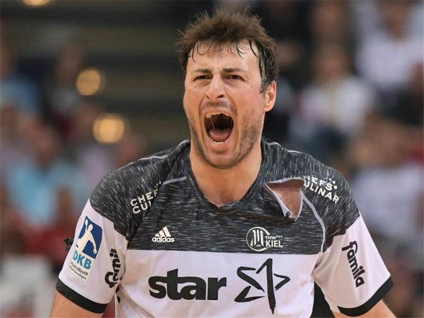 THW-Profi Duvnjak weist Kritik zurück Kiels Domagoj Duvnjak will sich wohl am Knie operieren lassen. Foto: Axel Heimken
