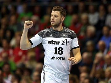 Kiels Niclas Ekberg ballt nach einem Treffer die Faust. Foto: Ronny Hartmann